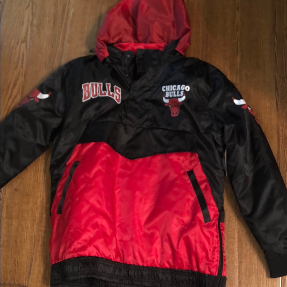 Men’s Size L Chicago Bulls Windbreaker